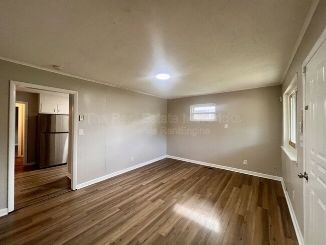 Photo - 4706 Midland Pike