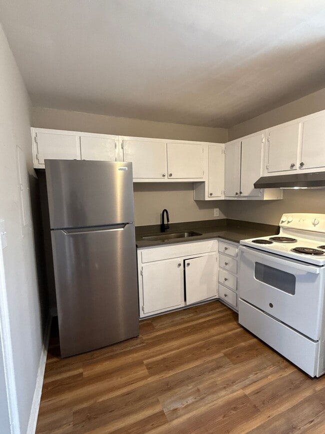 Photo - 1609 Line Cir