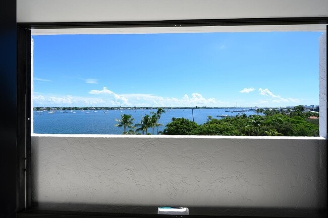 Building Photo - 5200 N Flagler Dr Unit 604