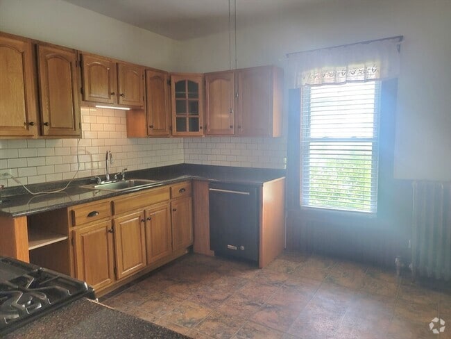Building Photo - 32 Paine St Unit 2 Rental
