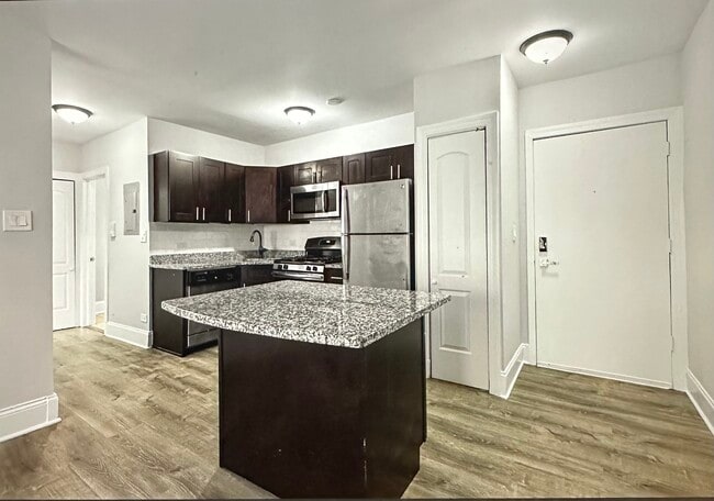 Photo - 1609 W Juneway Ter Unit 1C
