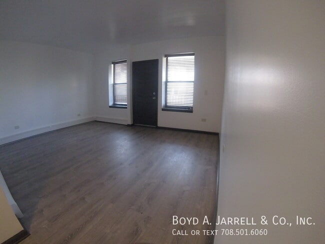 Photo - 111 E 57th St