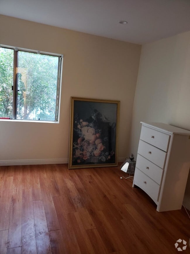 Building Photo - 5460 White Oak Ave Unit A113 Rental