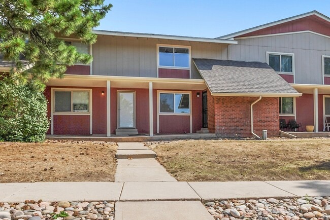 Building Photo - 392 W Rockrimmon Blvd Unit C
