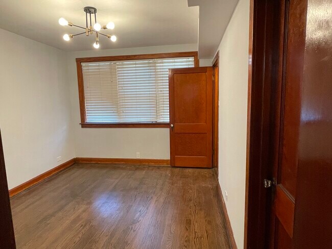 Photo - 1659 W 38th Plz Unidad B