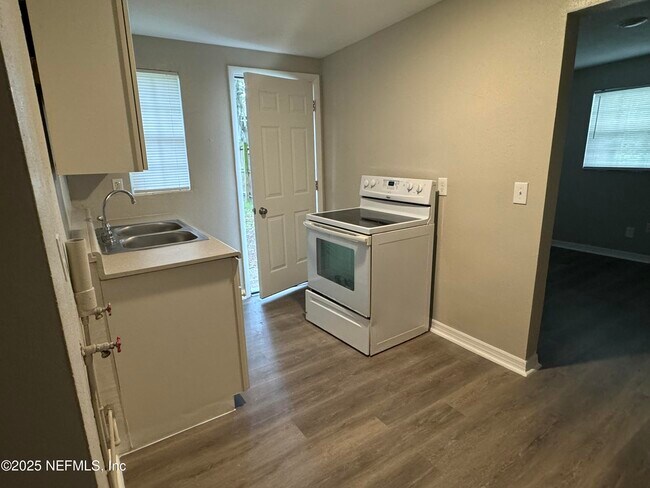 Photo - 3341 Westlake Ave Casa