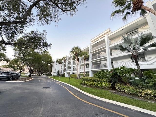 Photo - 16141 Blatt Blvd Condo Unit 402