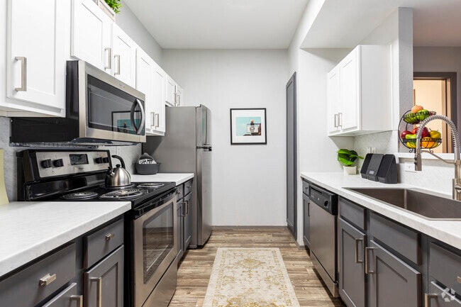2BR, 2BA - 1096