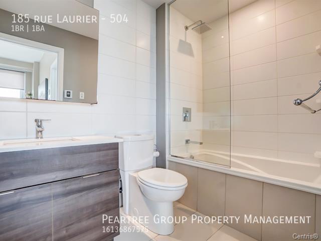 Photo - Living at The VIU on rue Laurier Unité 504