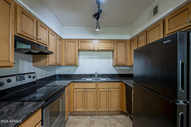 Photo - 1702 W Tuckey Ln Apartment Unit 218