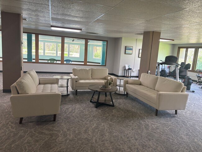 Willow Creek Apartments