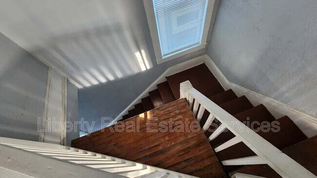 Photo - 826 E Duffy St