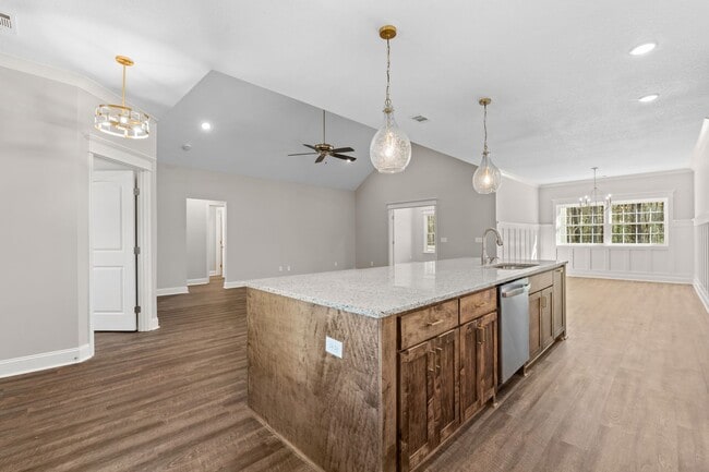 Photo - 1253 E Hampton Dr