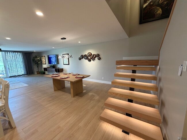 Photo - 1440 E Laguna Pl