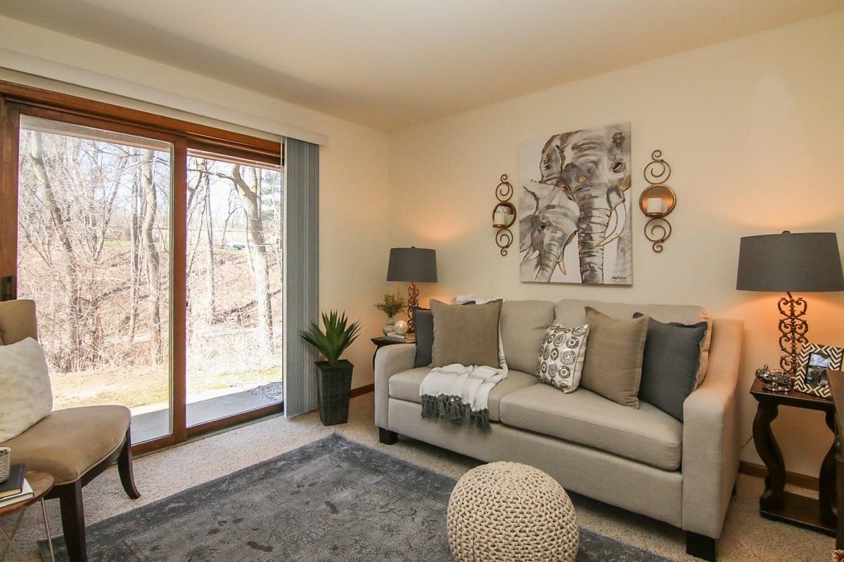 Photo - Commercial Avenue