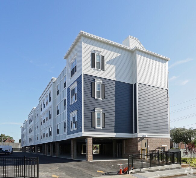 Photo - Brooke Pointe