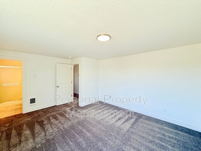 Photo - 16900 NE 22nd St