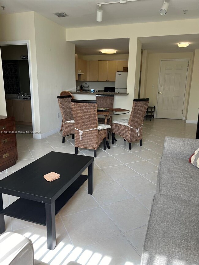 Photo - 2280 SW 32nd Ave Unidad 209 Rental