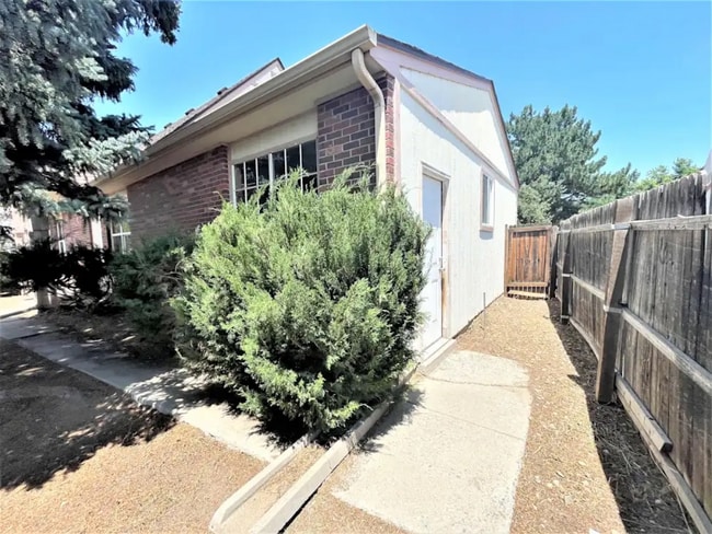 Building Photo - 14999 E Stanford Dr Rental