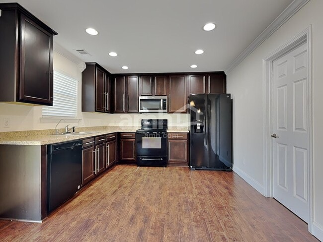 Photo - 126 Roseberry Cir