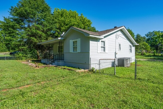 Photo - Exciting Opportunity! Charming 3 Bedroom Home in a Prime Location!