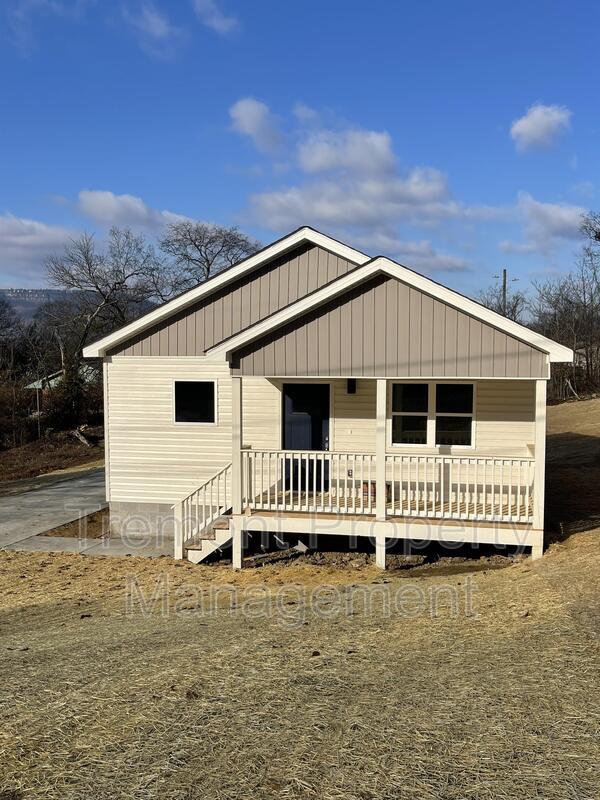 Building Photo - 2425 13th Ave Rental