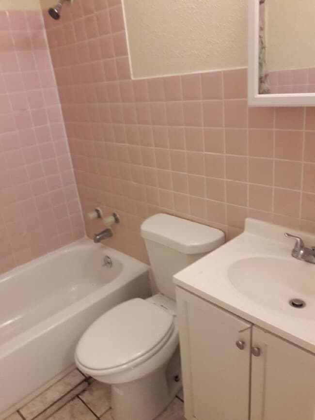 Photo - 4 Bedroom 2 Bath w Fenced Yard