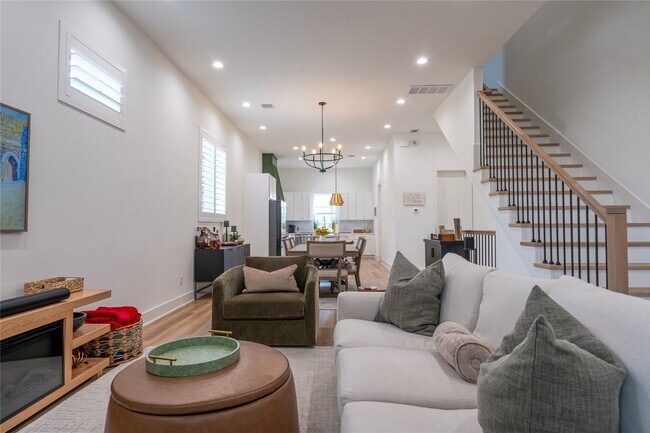 Photo - 1307 E 27th St