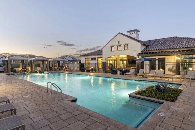 Building Photo - The Stately Queen Creek