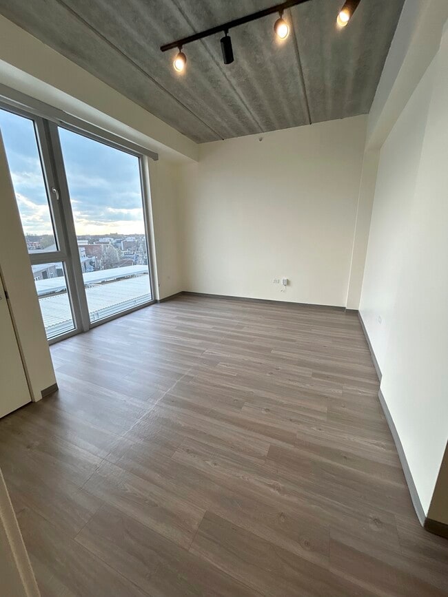 Living Room - 1877 N Milwaukee Ave Unit 508