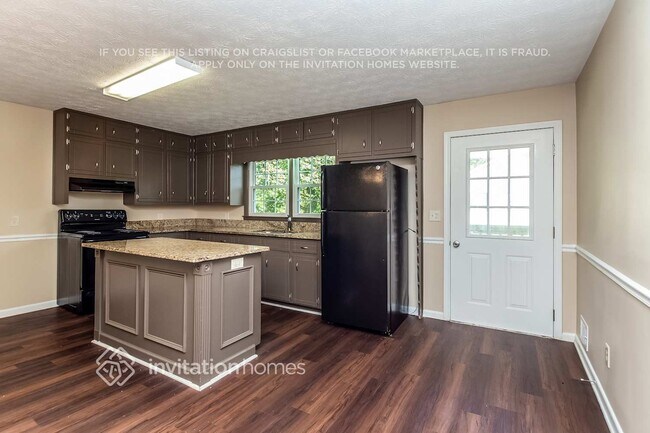 Photo - 1597 Holly Brook Rd SW