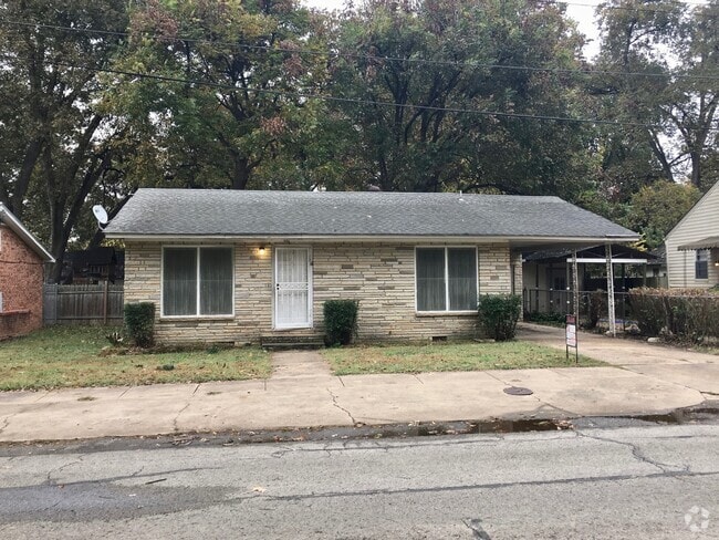Building Photo - For Rent- 2 Bedroom, 1.5 Bath! Rental