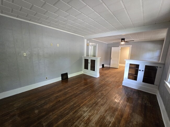 543 Sumner St