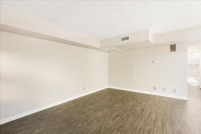 Photo - 10223 S Crenshaw Blvd Unit 03