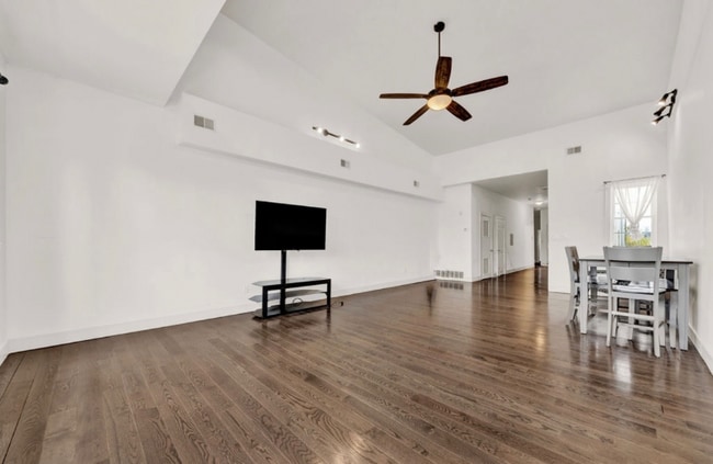 Photo - 1637 N 33rd St Unit 4