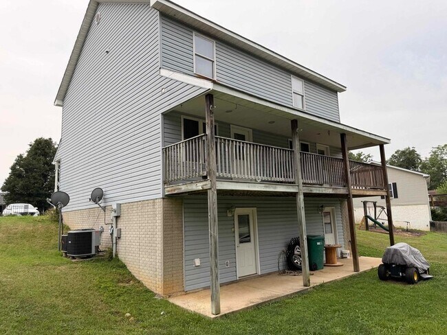 Photo - 116 T-Bird Ln