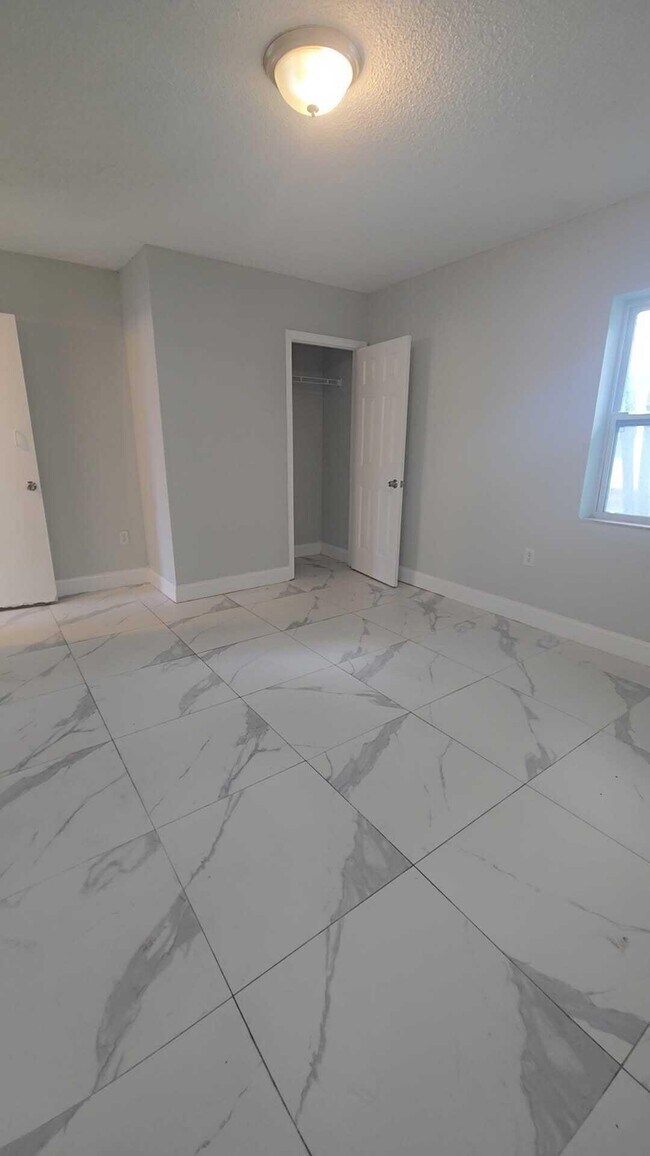 Photo - 621 NW 5th Ave Unit 5