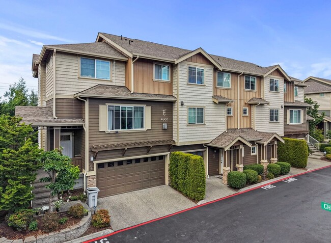 Building Photo - 4Bd/2.5Ba Renton Townhome