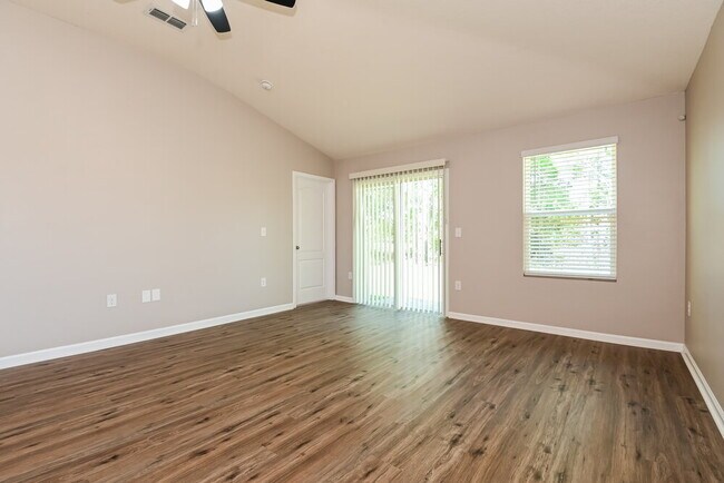 Photo - 2555 Bear Crk Wy