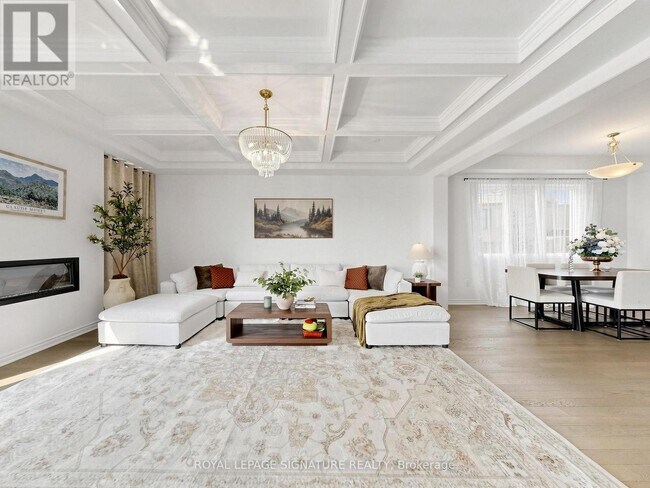 Photo - 635 Newlove St
