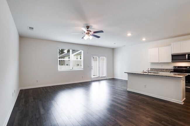 Photo - 1050 King Iron Dr