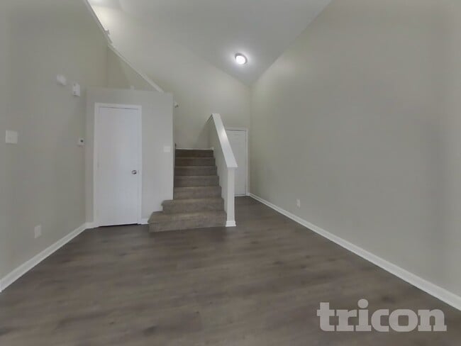 Photo - 4518 Redcliff S Ln