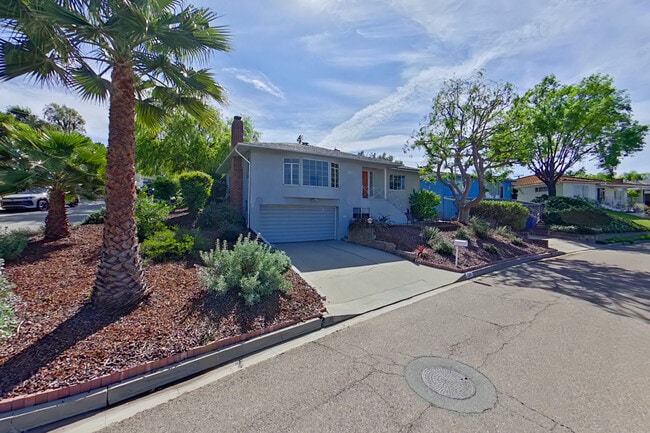 Photo - 1462 Glengarry Rd