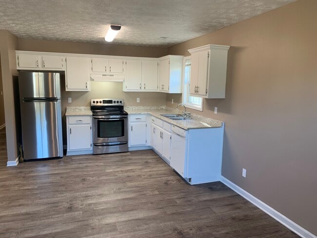 Photo - 121 Foxhall Dr Townhome