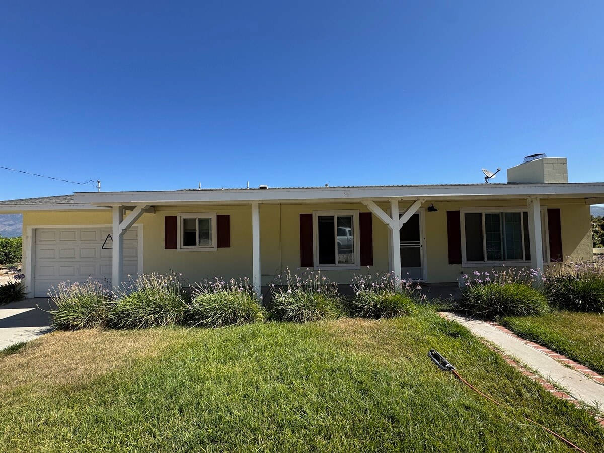 Photo - 345 E Guiberson Rd House