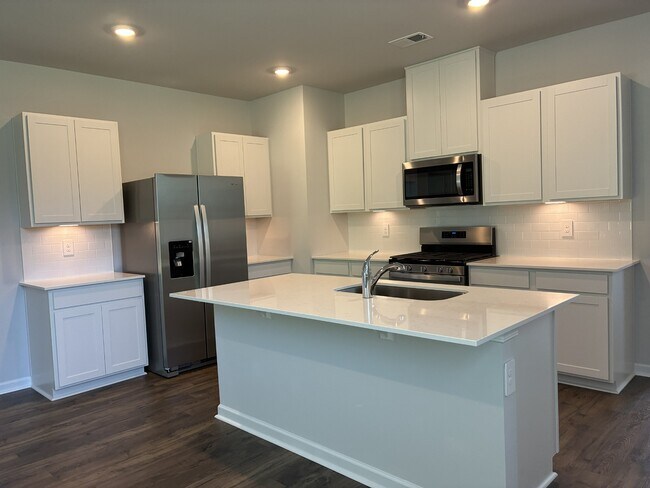 Photo - 6619 Japonica Ln