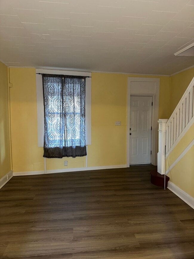 Photo - Spacious Home for Rent! Partially Finished Basement! W/D! Available Now!