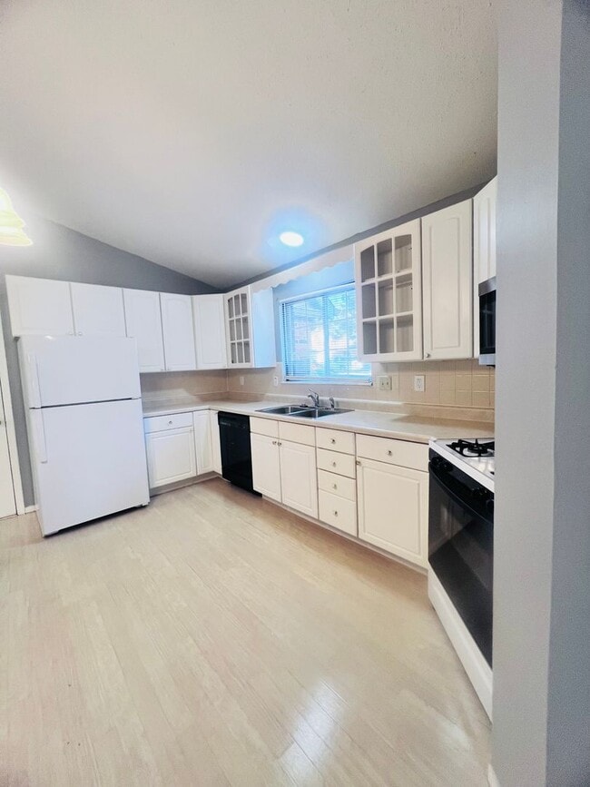 Photo - Perfect Nestled Condo Call Now!