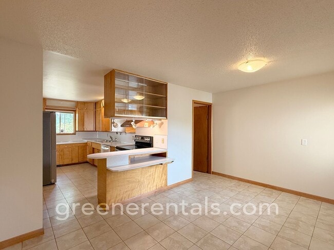 Photo - 3 BR 1.5 BA Rambler in West Olympia