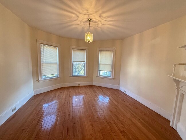 Photo - 13 Waterhouse St Unit 2